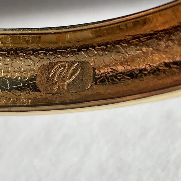 Jiu Long Xing Enamel Clamper Bracelet - Picture 4 of 10